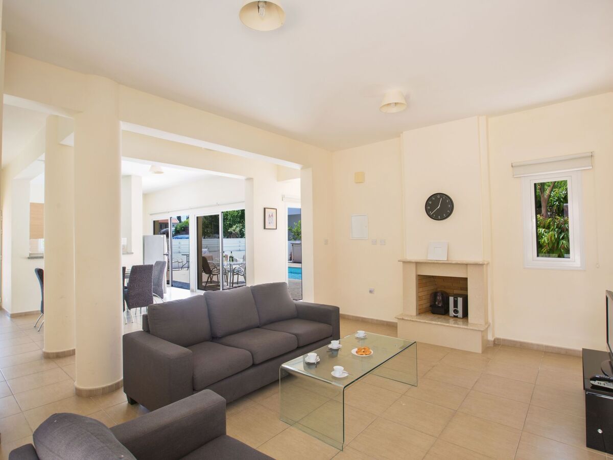 Helle Ferienvilla mit Pool, Maison 7 personnes à Protaras - Photo 9