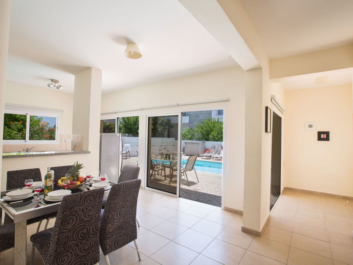 Helle Ferienvilla mit Pool, Maison 7 personnes à Protaras - Photo 10