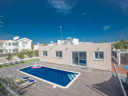 Location maison à Protaras, 3 Schlafzimmer Villa mit Pool in Protaras Zentrum