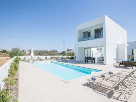 Villa neuve 5 chambres avec piscine à Protaras : photo 2