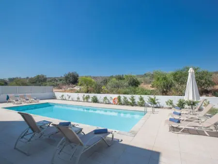Villa neuve 5 chambres avec piscine à Protaras : photo 3