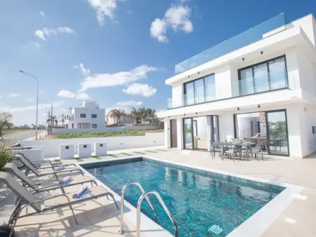 Villa 3 chambres Protaras, piscine privée et terrasse vue mer : photo 2