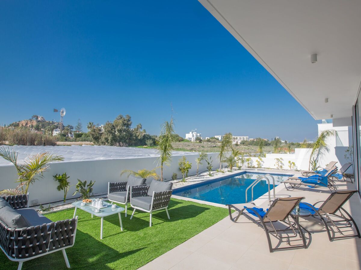 3-Schlafzimmer-Villa mit privatem Pool im Zentrum - Photo 3