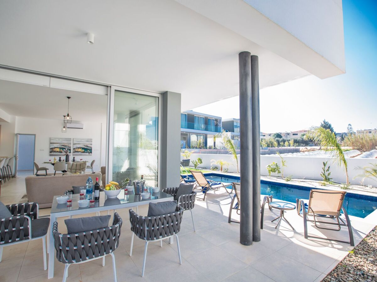 3-Schlafzimmer-Villa mit privatem Pool im Zentrum - Photo 4