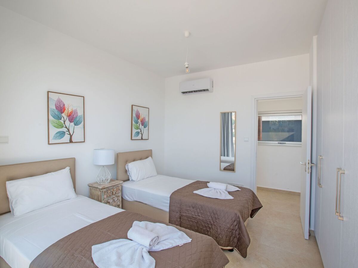 3-Schlafzimmer-Villa mit privatem Pool im Zentrum - Photo 14