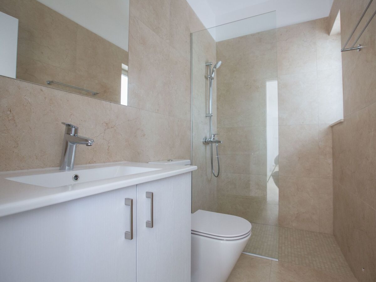 3-Schlafzimmer-Villa mit privatem Pool im Zentrum - Photo 17