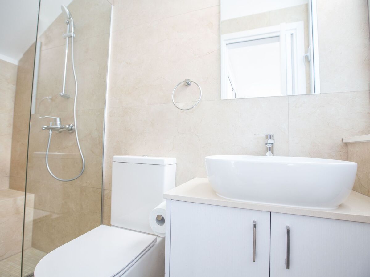 3-Schlafzimmer-Villa mit privatem Pool im Zentrum - Photo 18