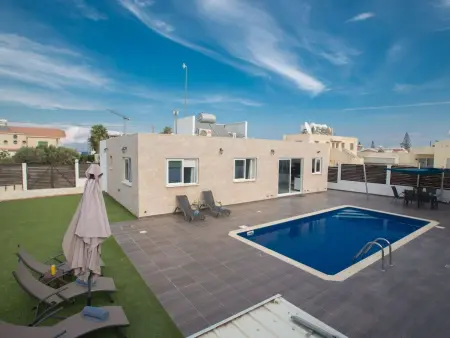 Location maison à Protaras, 3-Schlafzimmer-Villa in Protaras Zentrum mit Pool