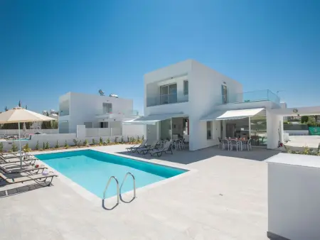 Villa 5 chambres avec piscine débordante à Protaras : photo 2