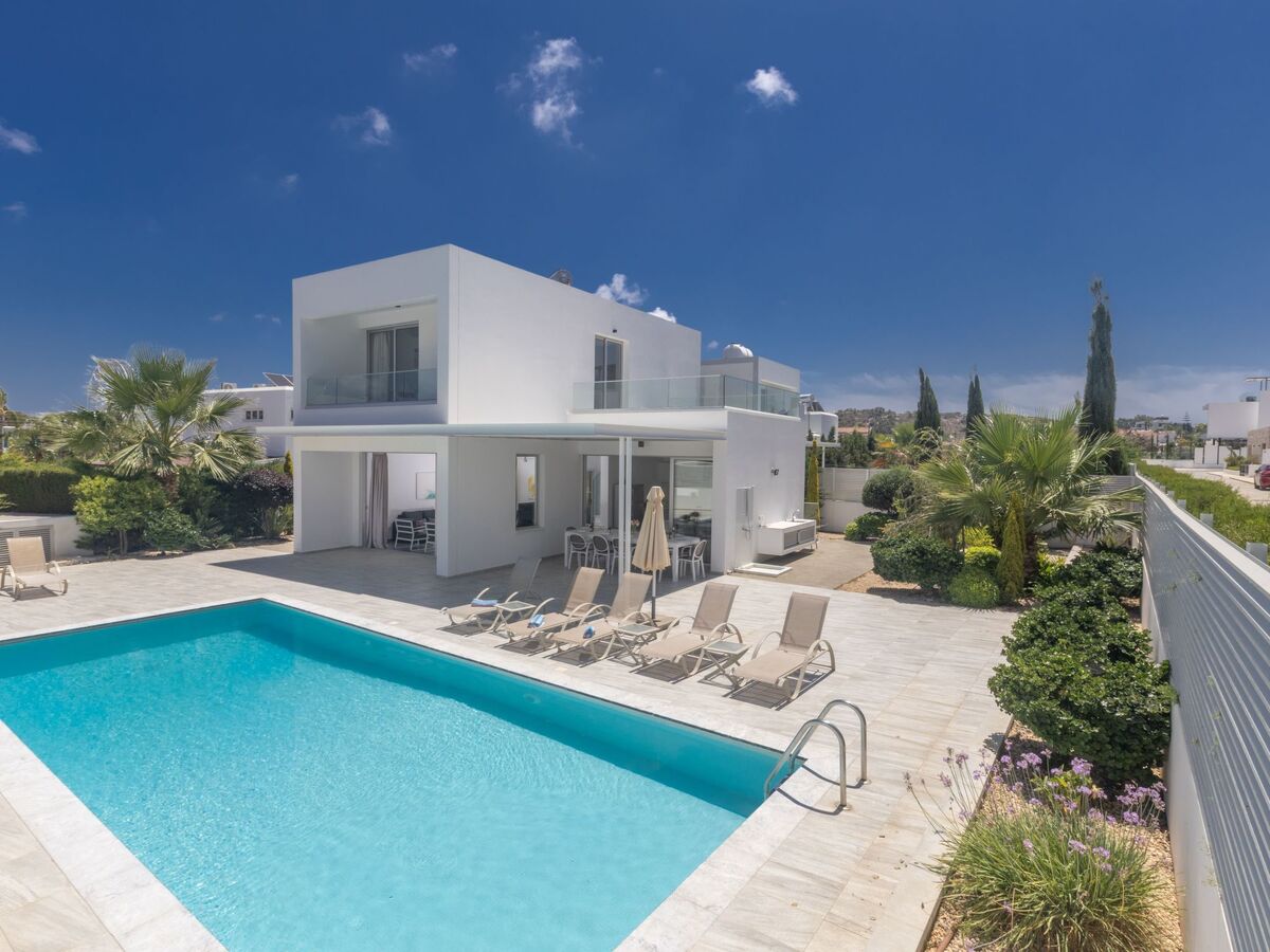 Greco Villa CCV4. 5-Schlafzimmer-Villa mit privatem Pool in Protaras Zentrum - Photo 2