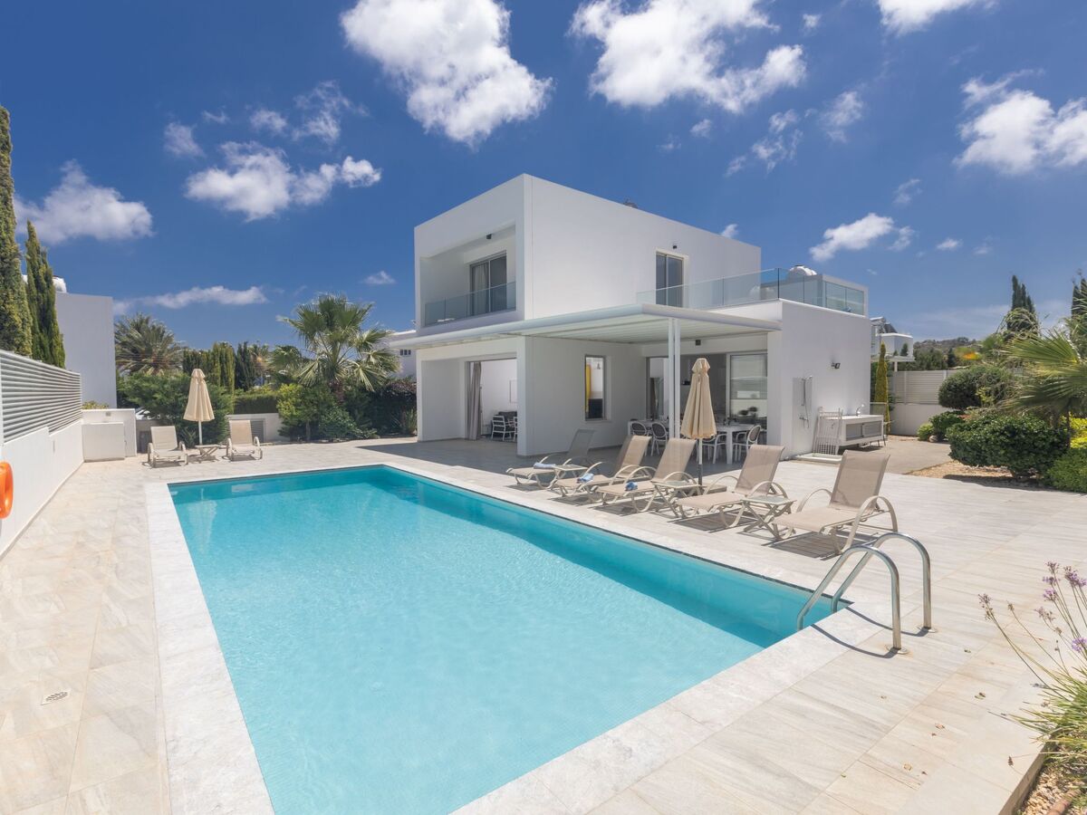 Greco Villa CCV4. 5-Schlafzimmer-Villa mit privatem Pool in Protaras Zentrum - Photo 3