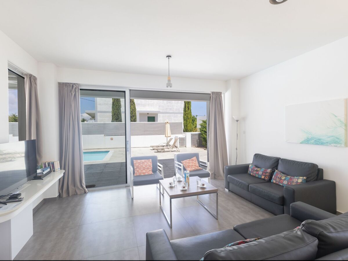 Greco Villa CCV4. 5-Schlafzimmer-Villa mit privatem Pool in Protaras Zentrum - Photo 10