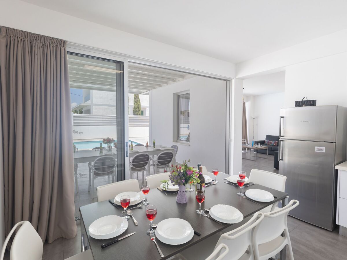 Greco Villa CCV4. 5-Schlafzimmer-Villa mit privatem Pool in Protaras Zentrum - Photo 14