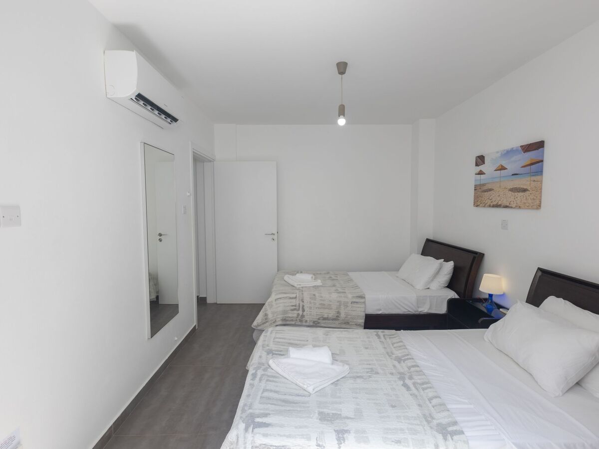 Greco Villa CCV4. 5-Schlafzimmer-Villa mit privatem Pool in Protaras Zentrum - Photo 16