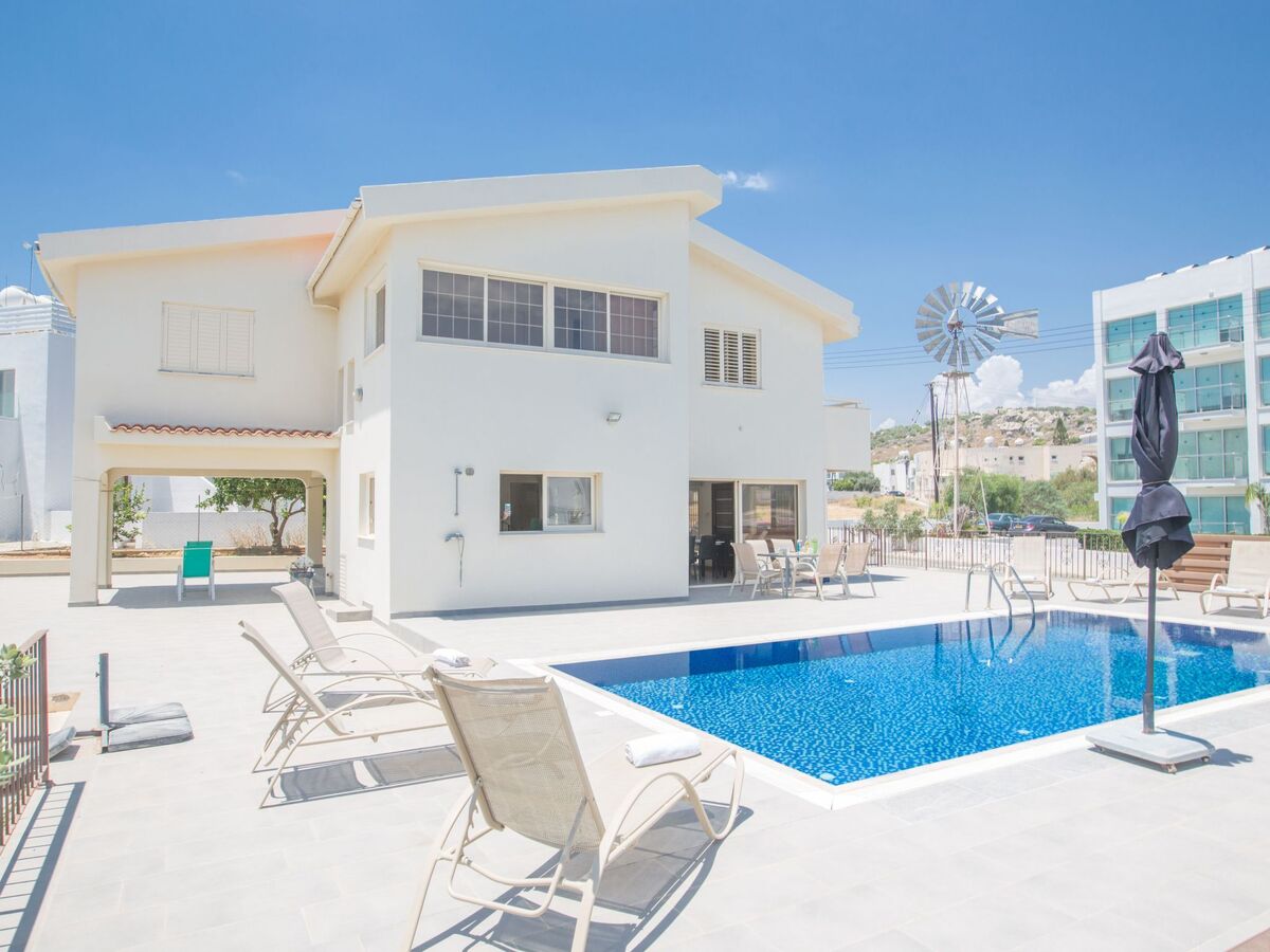 Wunderschöne Villa mit privatem Pool und großem Garten - Photo 2