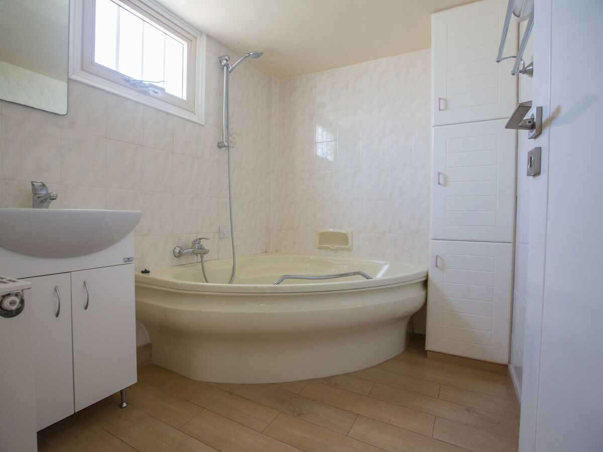 Wunderschöne Villa mit privatem Pool und großem Garten - Photo 18