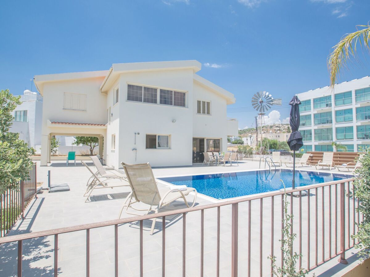 Wunderschöne Villa mit privatem Pool und großem Garten - Photo 24