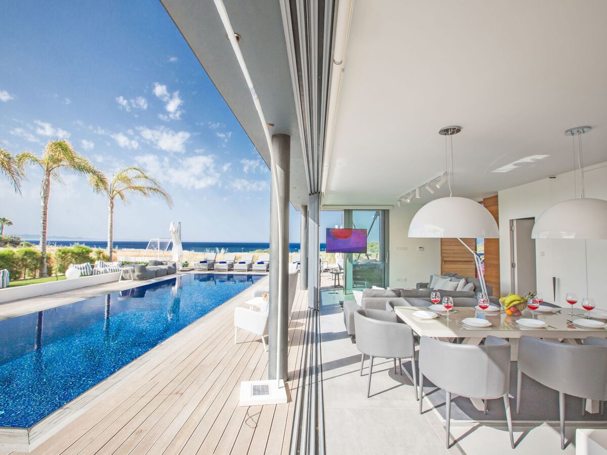 Maison 4 chambres Paralimni, piscine 15m et terrasse - Photo 2