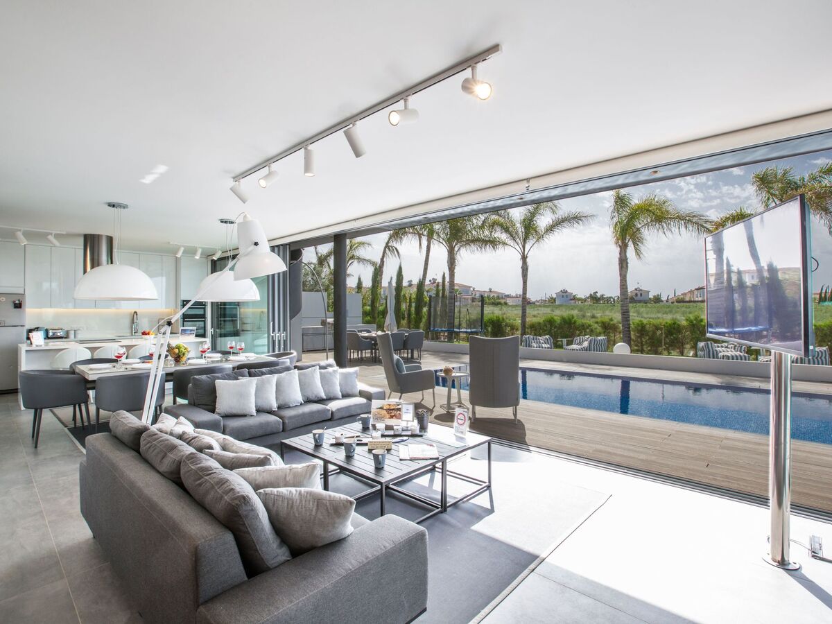 Maison 4 chambres Paralimni, piscine 15m et terrasse - Photo 18