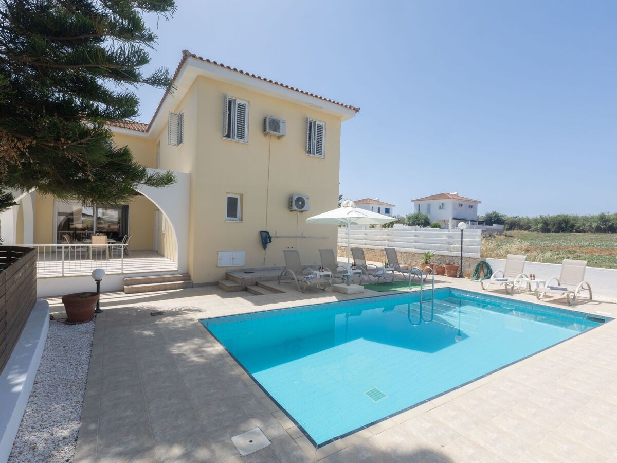 Villa Holiday Villa 5 chambres, piscine privée à Paralimni - Photo 2