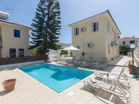 Location maison à Paralimni, Ferienvilla Holiday Villa mit privatem Pool