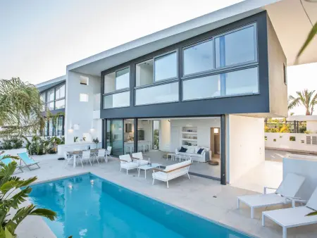 Location maison à Paralimni, Neue, moderne 3-Schlafzimmer-Villa mit privatem Pool
