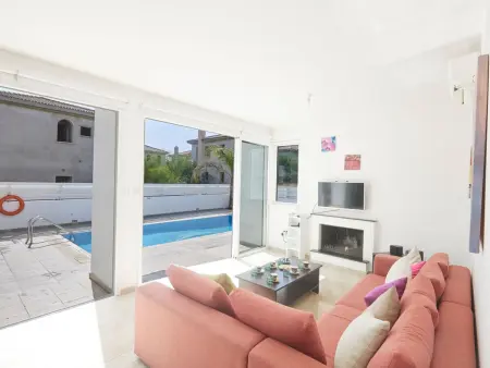 Villa Pearl PE17 à Paralimni, piscine privée et parking : photo 7
