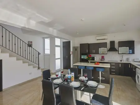 Villa Pearl PE17 à Paralimni, piscine privée et parking : photo 8