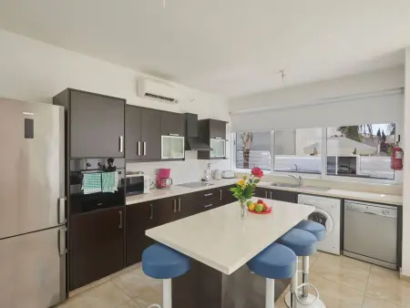 Villa Pearl PE17 à Paralimni, piscine privée et parking : photo 10