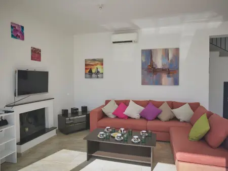 Villa Pearl PE17 à Paralimni, piscine privée et parking : photo 12