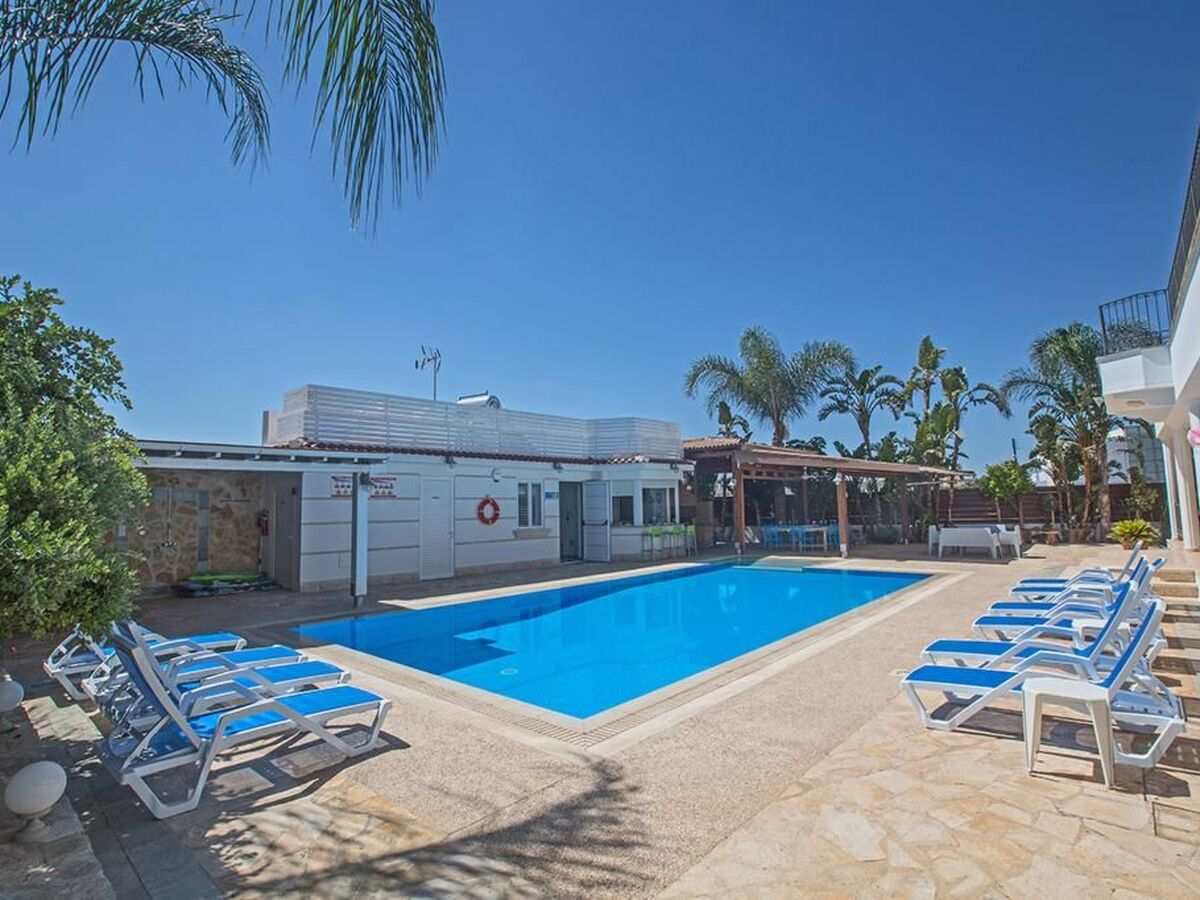 Villa 5 chambres à Paralimni, piscine privée et vue spectaculaire - Photo 3