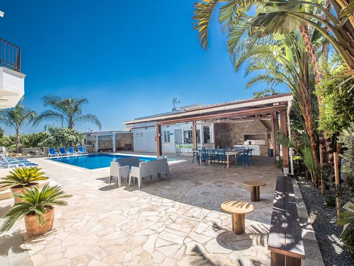 Villa 5 chambres à Paralimni, piscine privée et vue spectaculaire - Photo 4
