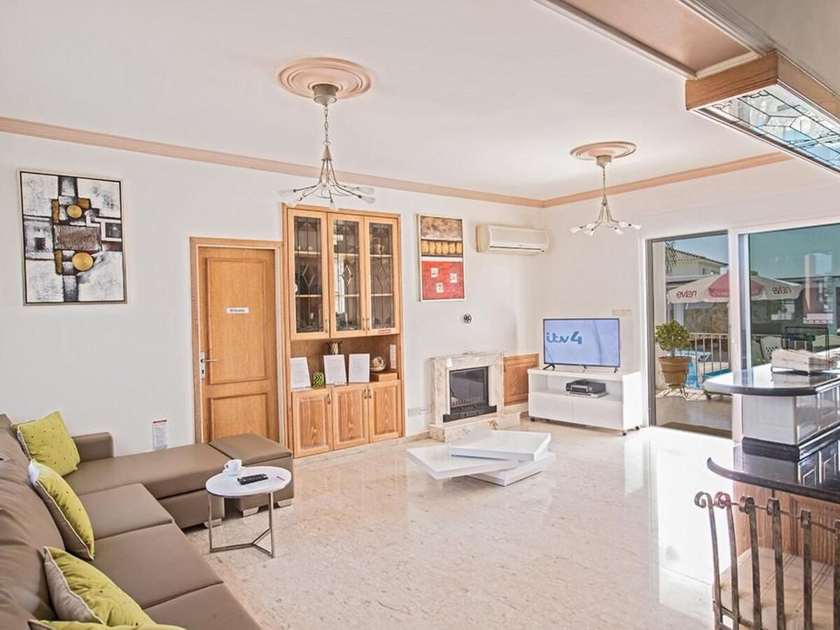 Villa 5 chambres à Paralimni, piscine privée et vue spectaculaire - Photo 6