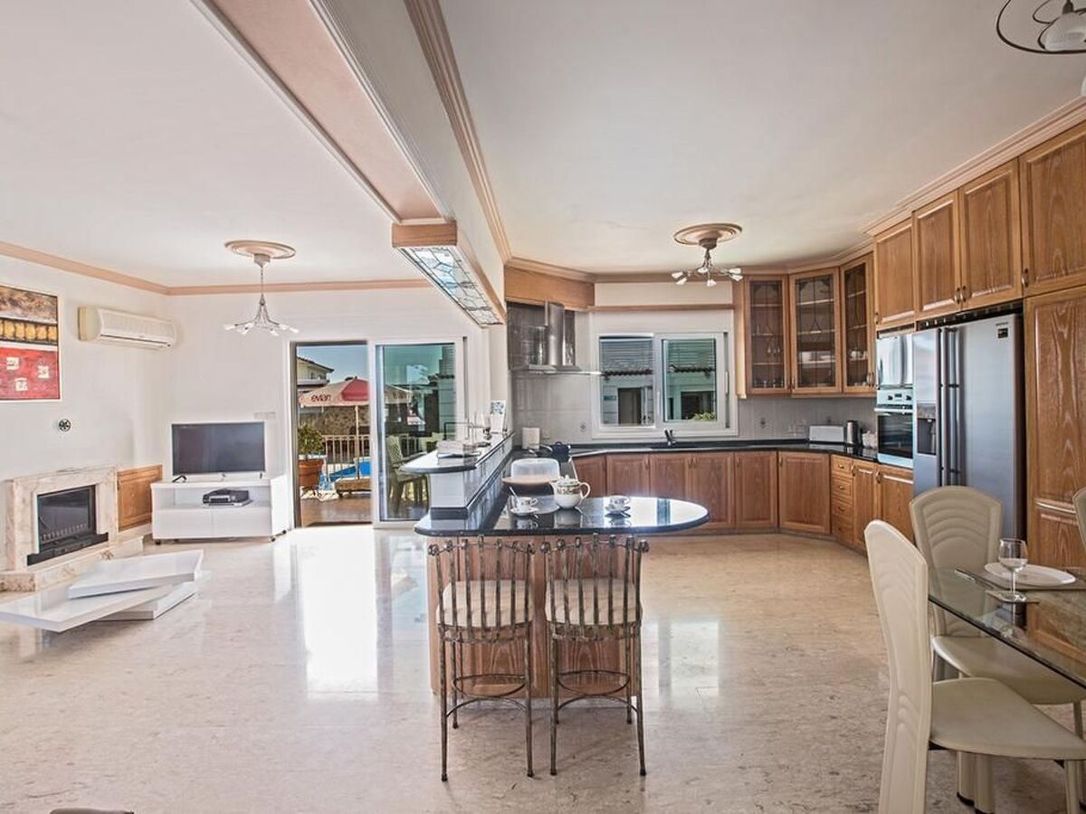 Villa 5 chambres à Paralimni, piscine privée et vue spectaculaire - Photo 9