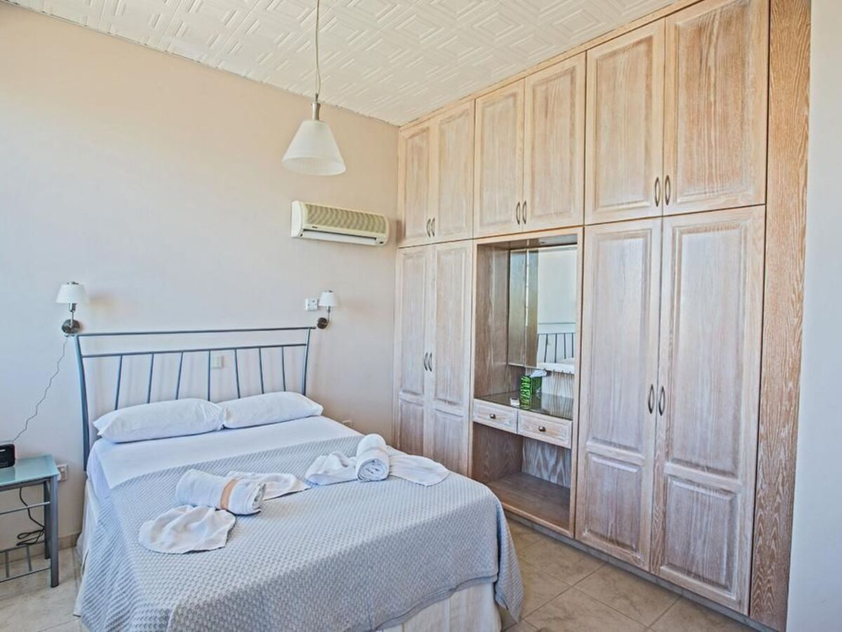 Villa 5 chambres à Paralimni, piscine privée et vue spectaculaire - Photo 13