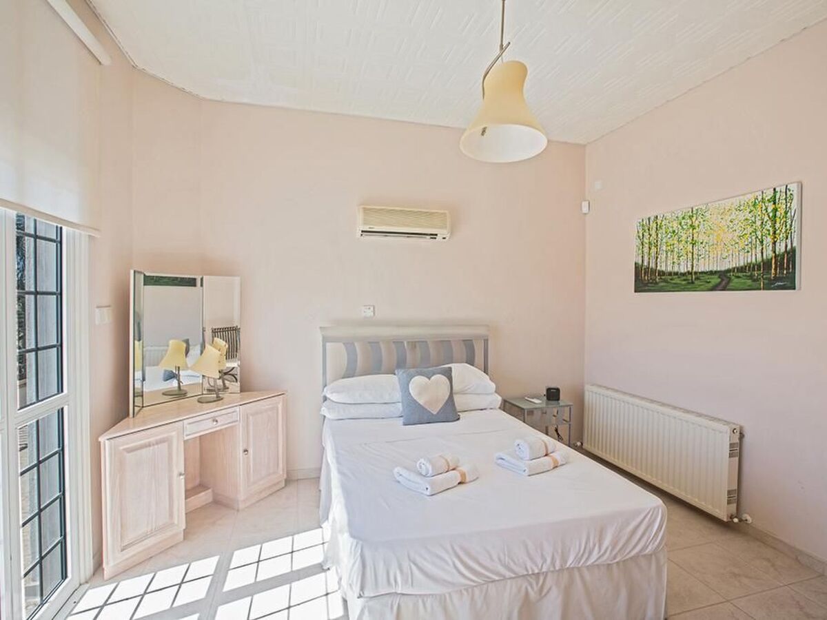 Villa 5 chambres à Paralimni, piscine privée et vue spectaculaire - Photo 14