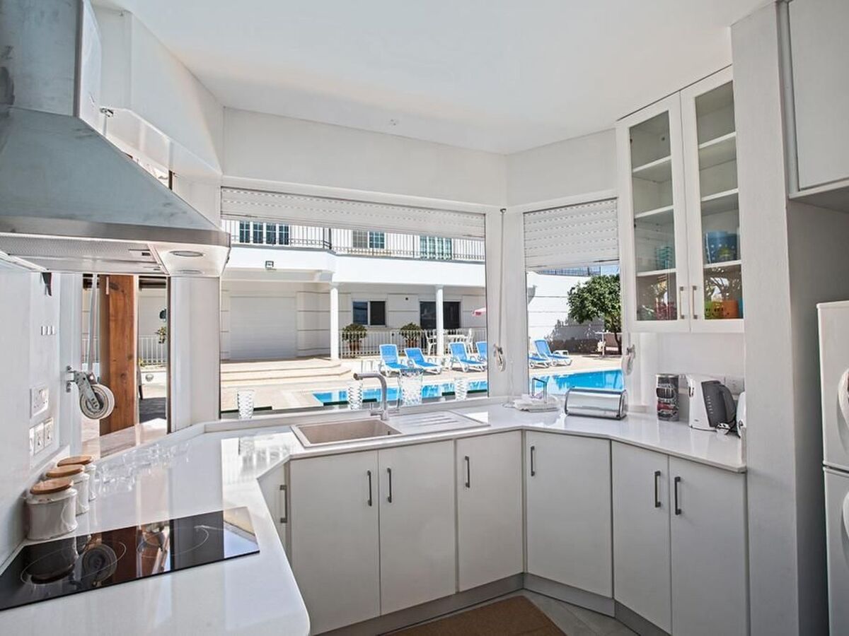 Villa 5 chambres à Paralimni, piscine privée et vue spectaculaire - Photo 18