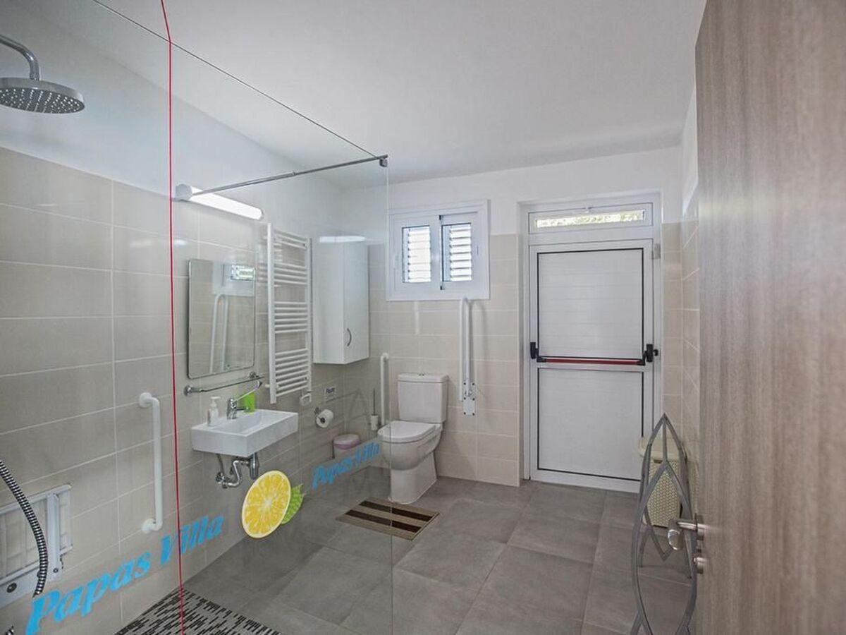Villa 5 chambres à Paralimni, piscine privée et vue spectaculaire - Photo 20