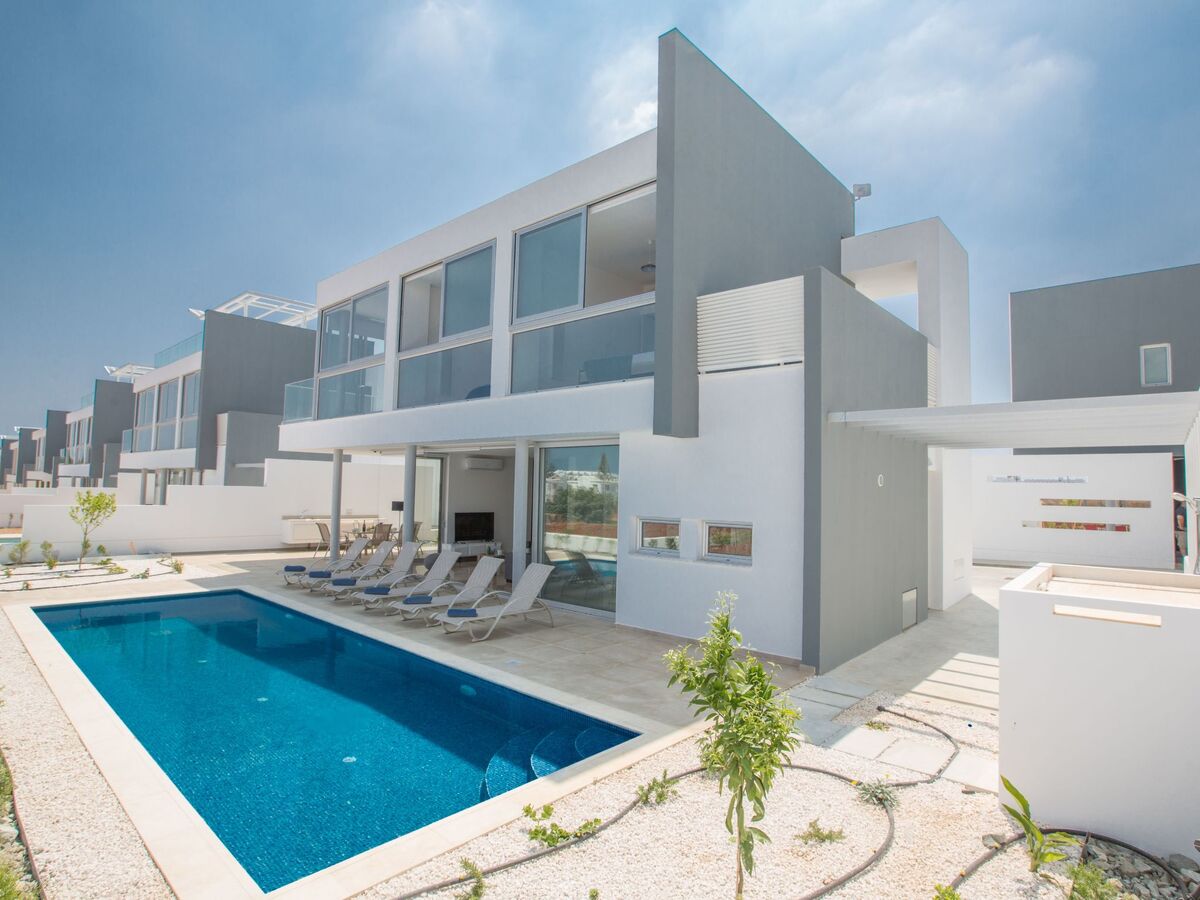 Villa neuve 3 chambres avec piscine privée à Protaras - Photo 2