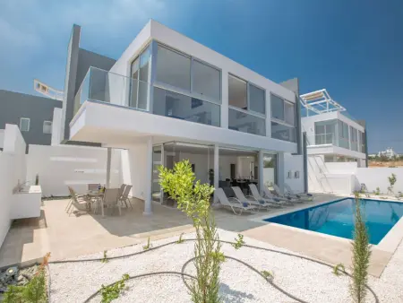 Location maison à Paralimni, Neue 3-Schlafzimmer-Villa mit Pool in Protaras