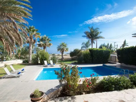 Villa 5 chambres avec piscine privée à Paralimni : photo 4