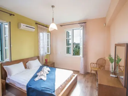 Villa 5 chambres avec piscine privée à Paralimni : photo 12