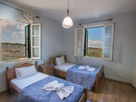 Villa 5 chambres avec piscine privée à Paralimni : photo 15