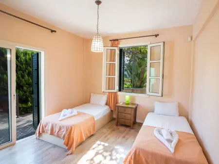 Villa 5 chambres avec piscine privée à Paralimni : photo 16