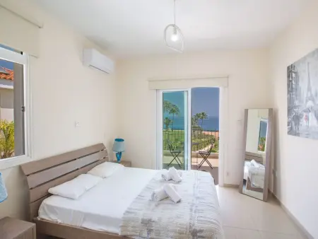 Villa 4 chambres vue mer à Protaras, accès direct plage : photo 13