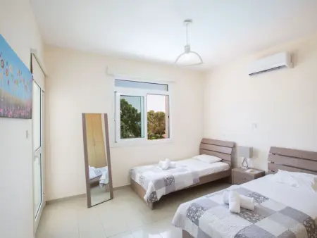 Villa 4 chambres vue mer à Protaras, accès direct plage : photo 16