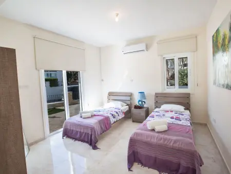 Villa 4 chambres vue mer à Protaras, accès direct plage : photo 17