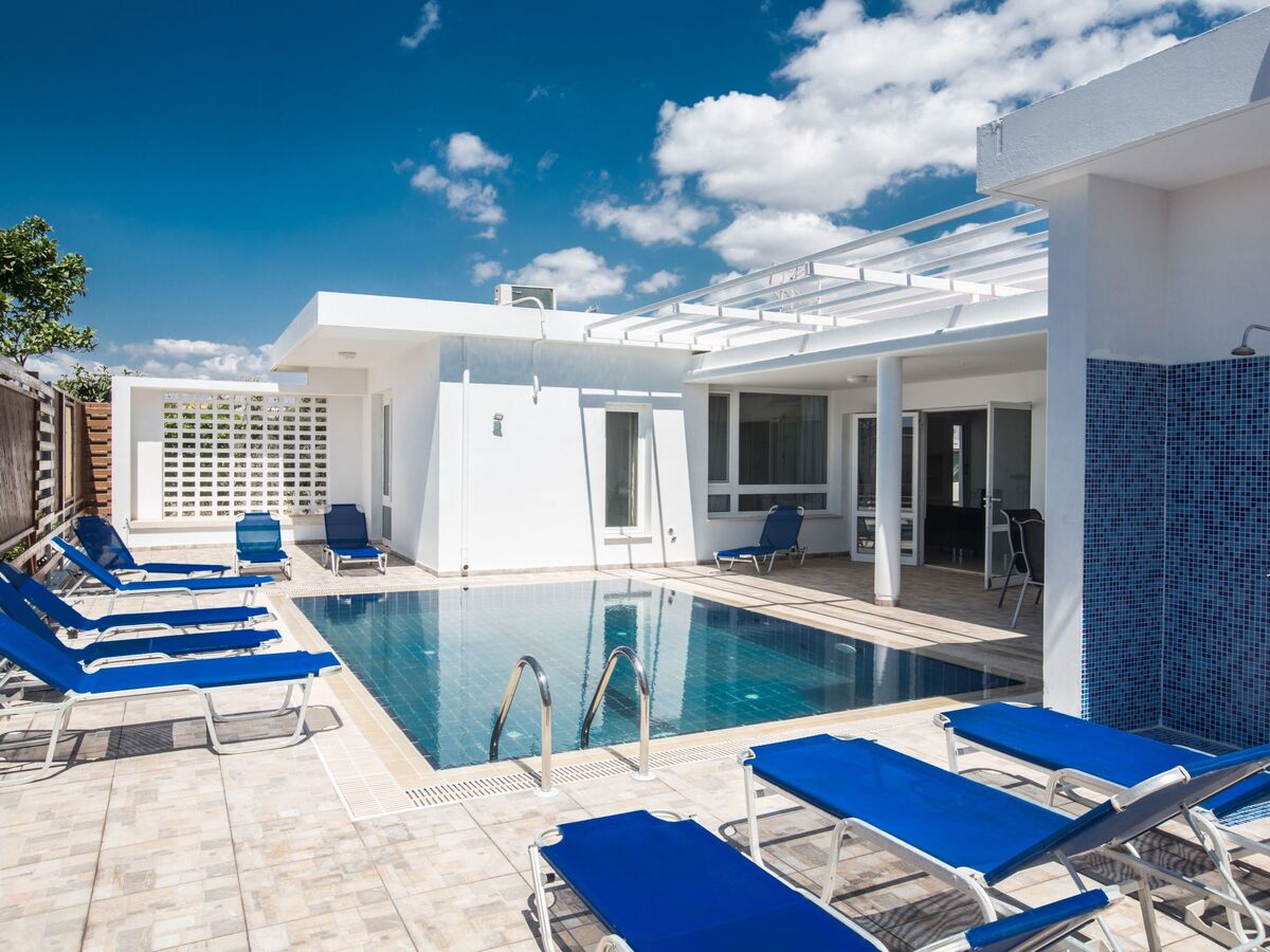 Moderne Ferienvilla in Ayia Napa, Maison 8 personnes à Ayia Napa - Photo 2