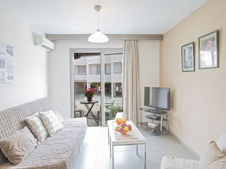 Appartement avec balcon au cœur d'Ayia Napa, 2 min de la Square : photo 3