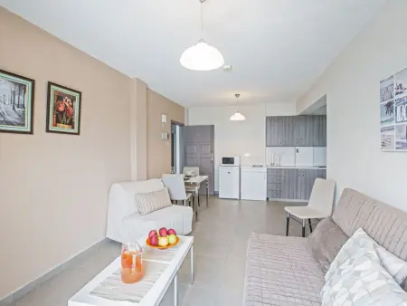 Appartement avec balcon au cœur d'Ayia Napa, 2 min de la Square : photo 4